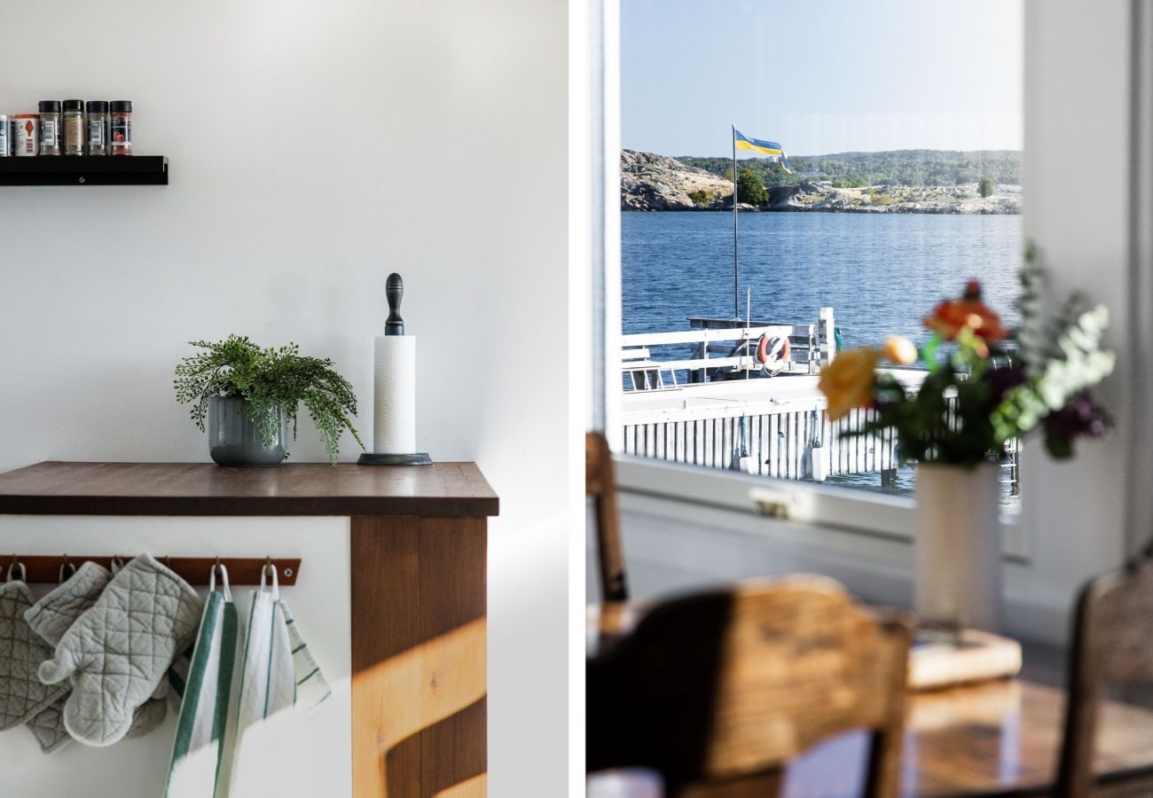 Stuga i Höviksnäs - Semesterhus med havsutsikt och privat strand på Tjörn  | SE09009