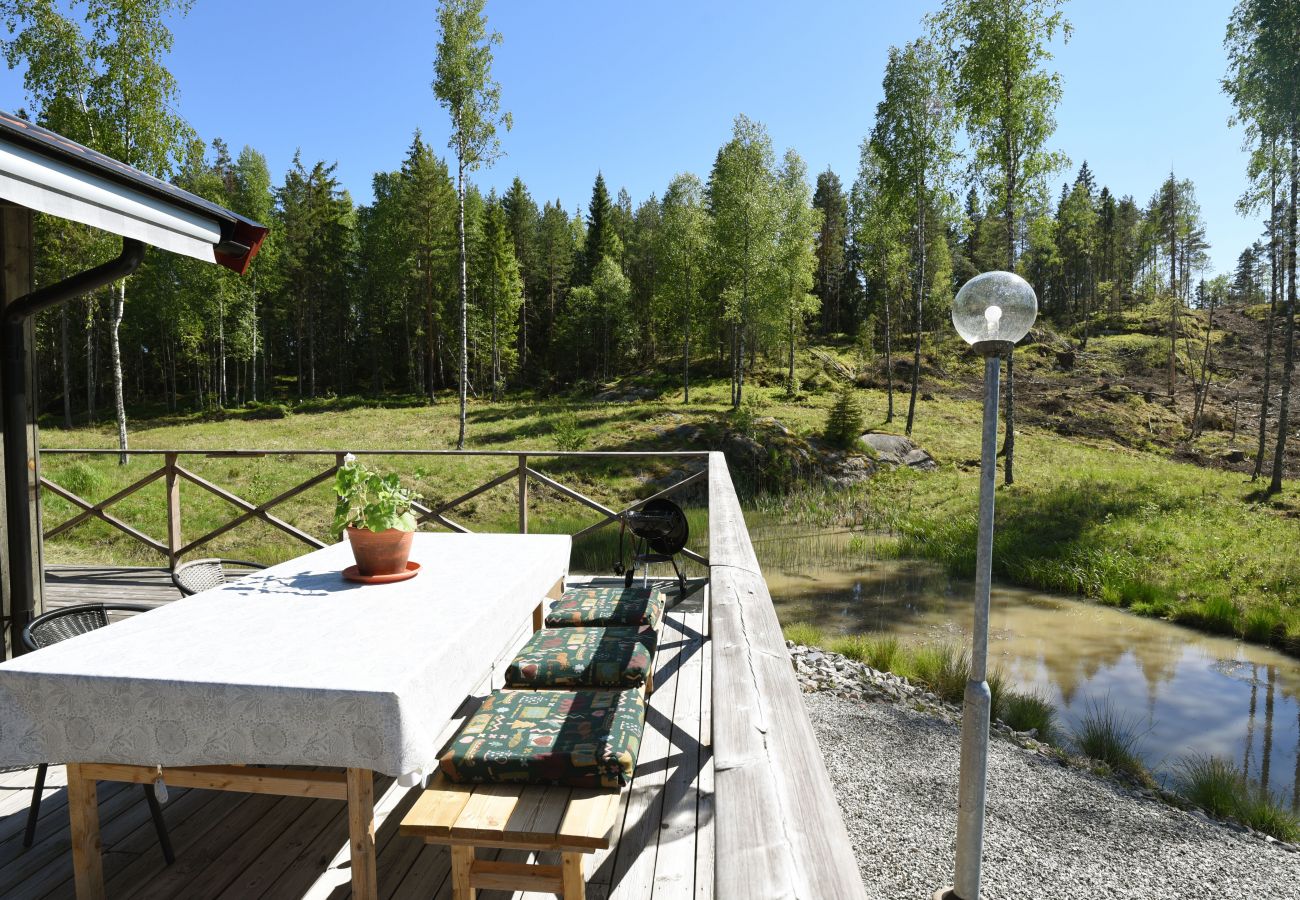 Stuga i Årjäng - Mysig stuga i Årjäng nära sjö och orörd natur 
