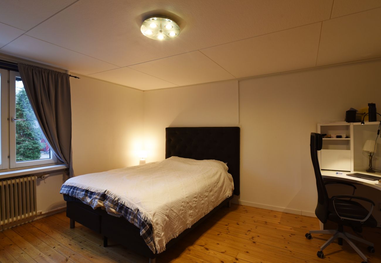 Stuga i Knivsta - Stor och välutrustad villa i Knivsta 