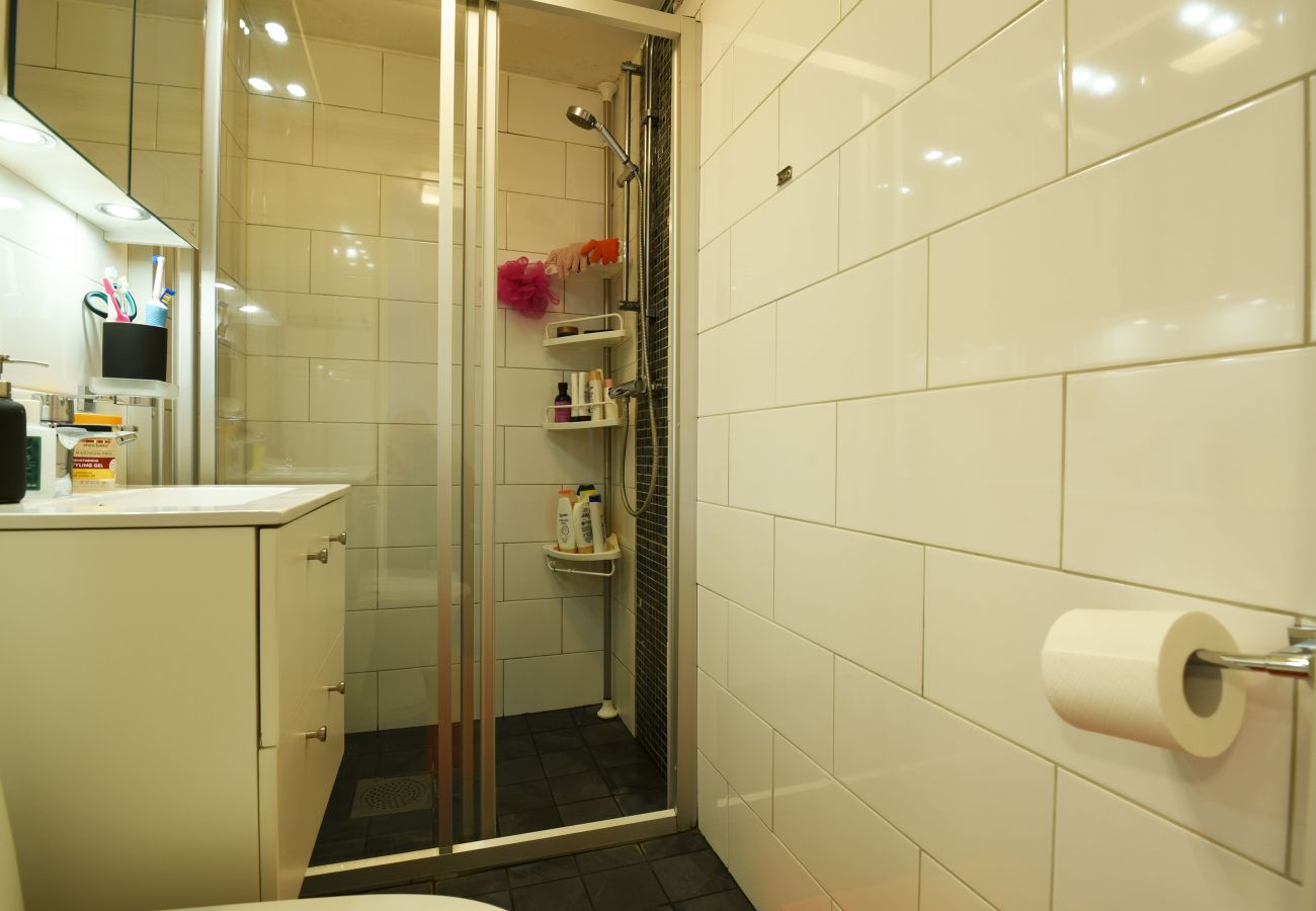 Stuga i Knivsta - Stor och välutrustad villa i Knivsta 