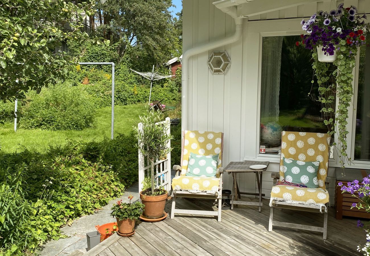 Stuga i Västra Frölunda - Fin och bekväm villa på anrika Näset i Göteborgs skärgård