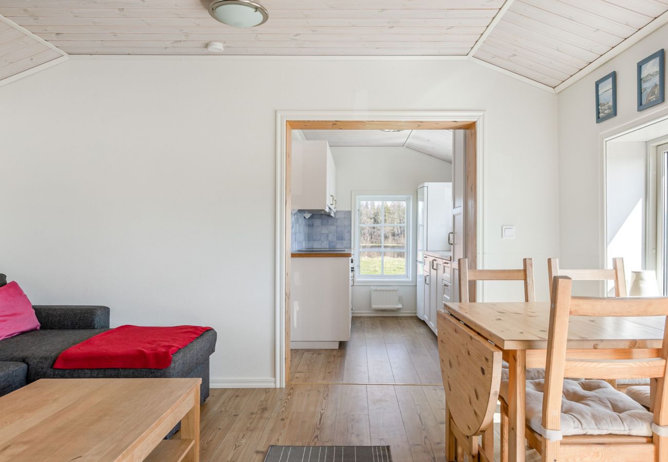 Stuga i Hamneda - Stuga med utsikt över Hängasjön | SE06014