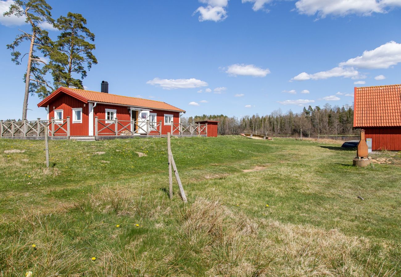 Stuga i Hamneda - Stuga med utsikt över Hängasjön | SE06014