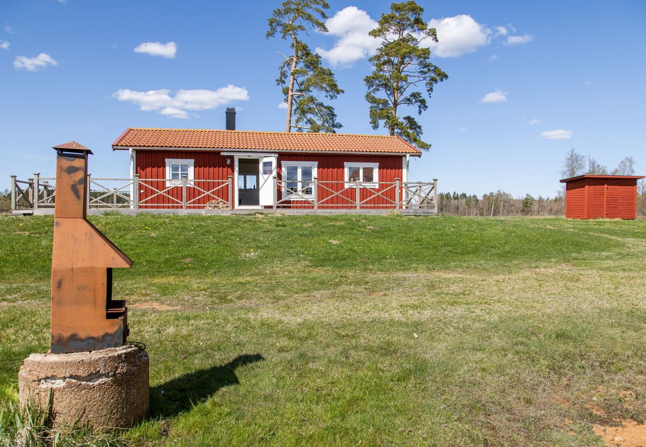 Stuga i Hamneda - Stuga med utsikt över Hängasjön | SE06014