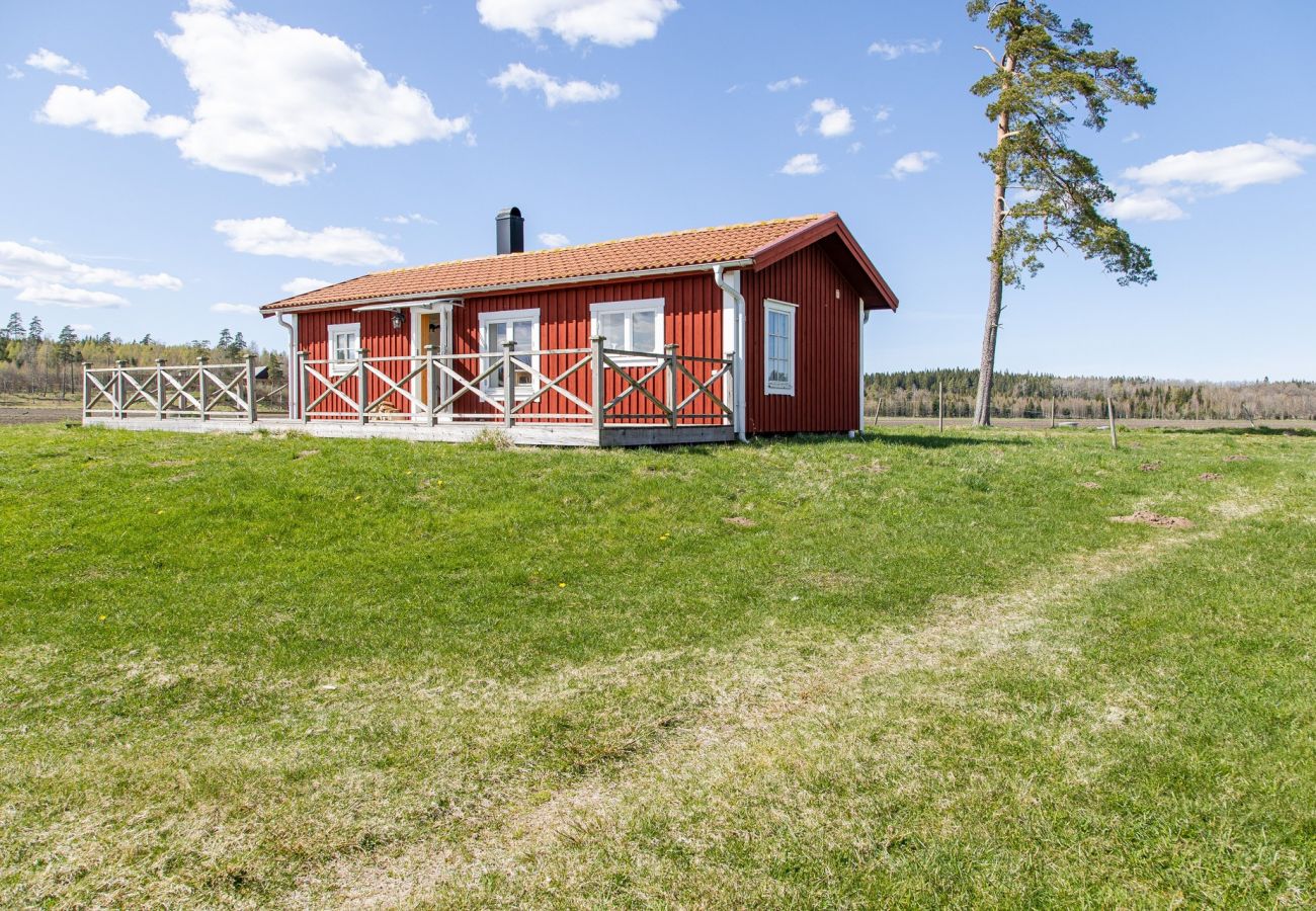 Stuga i Hamneda - Stuga med utsikt över Hängasjön | SE06014