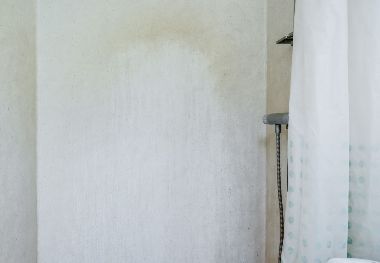 Stuga i Hamneda - StayNordic | Semesterhus med härlig utsikt över Hängasjön | SE06015