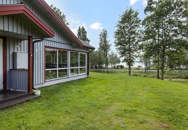 Stuga i Ljungby - Semesterhus i Hölminge med panoramautsikt över sjön Bolmen | SE06024