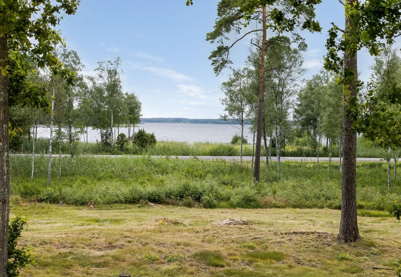 Stuga i Ljungby - Semesterhus i Hölminge med panoramautsikt över sjön Bolmen