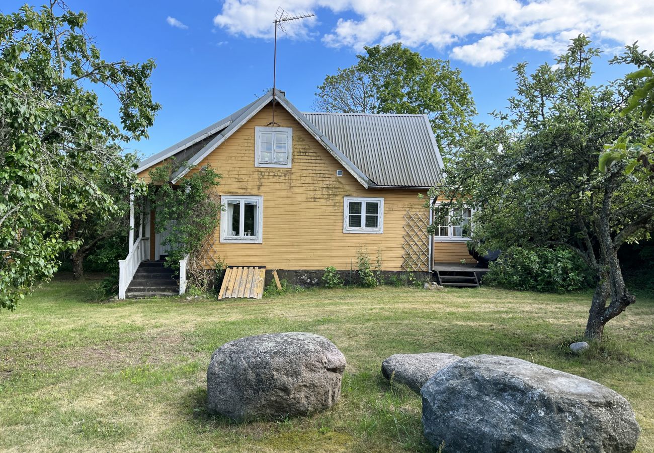 Stuga i Löttorp - Stuga på Öland nära sandstrand | SE04001 