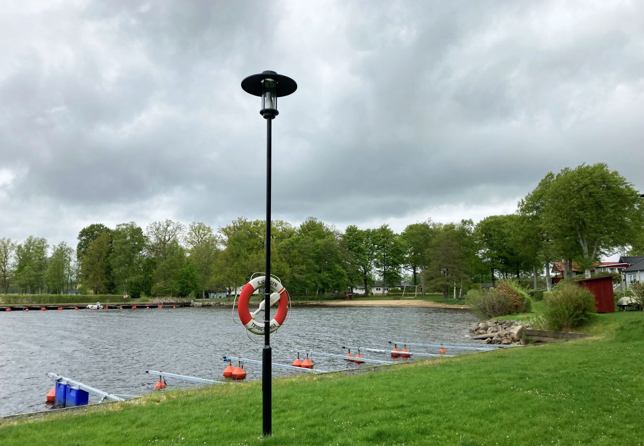 Stuga i Ljungby - Trevlig stuga vid sjön Bolmen