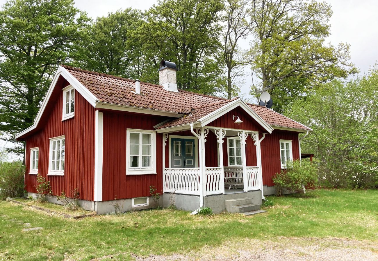 Stuga i Ljungby - Trevlig stuga vid sjön Bolmen