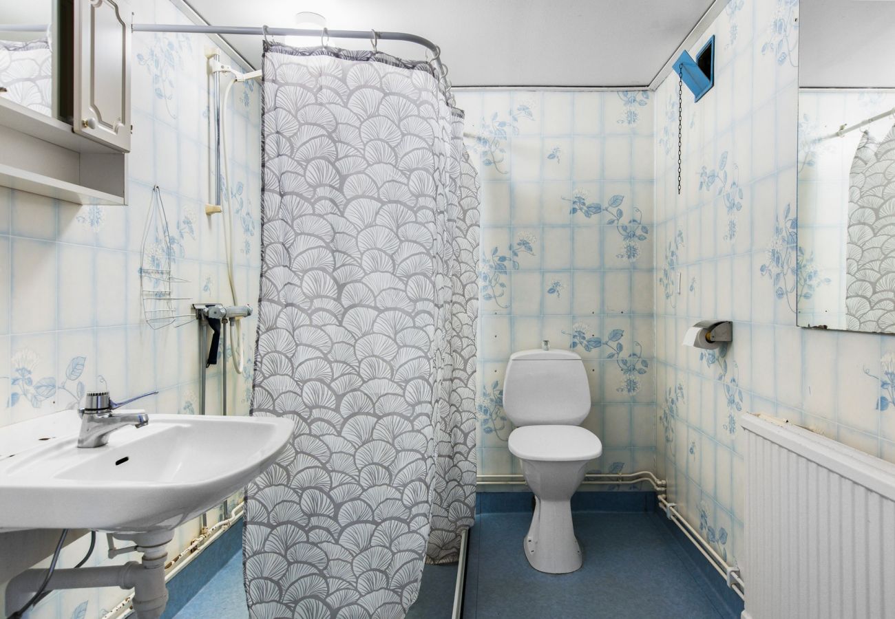 Stuga i Vittaryd - Rymligt semesterhus i Flattinge, Lagan, 200 m från sjön Flåren  