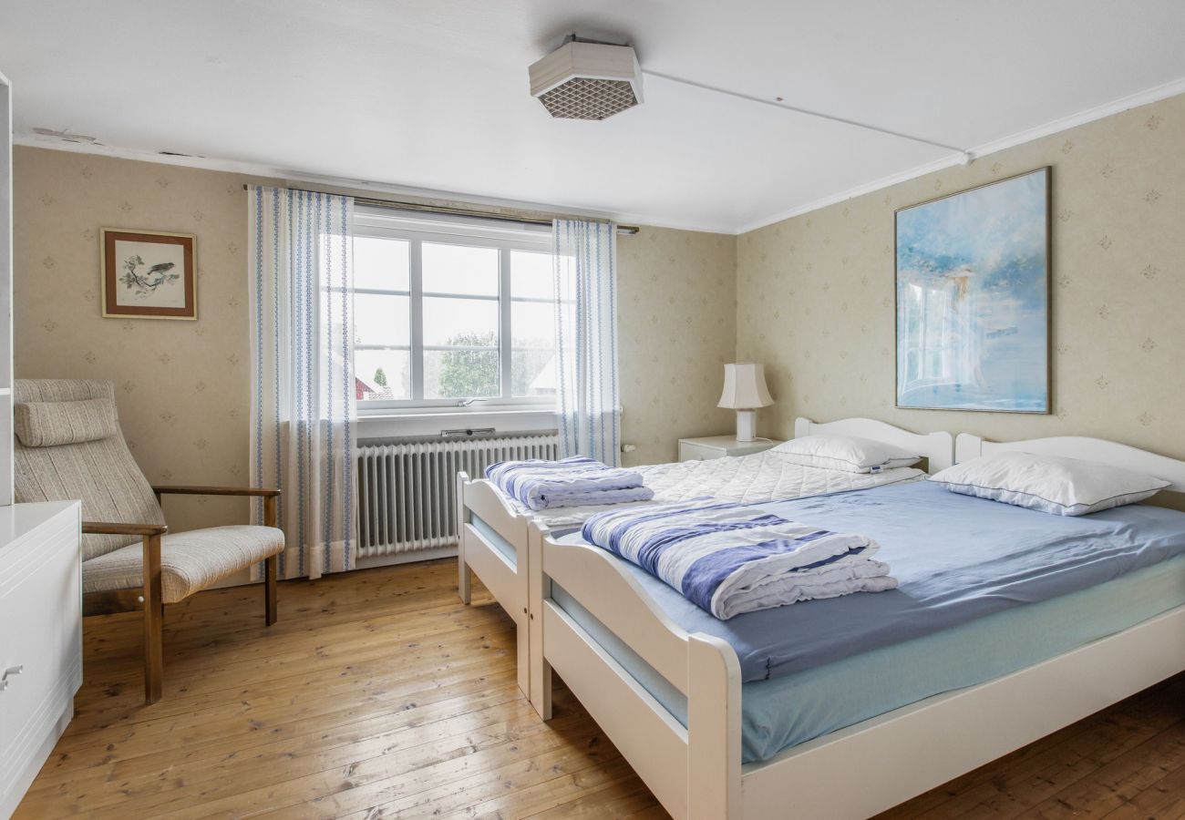 Stuga i Vittaryd - Rymligt semesterhus i Flattinge, Lagan, 200 m från sjön Flåren  