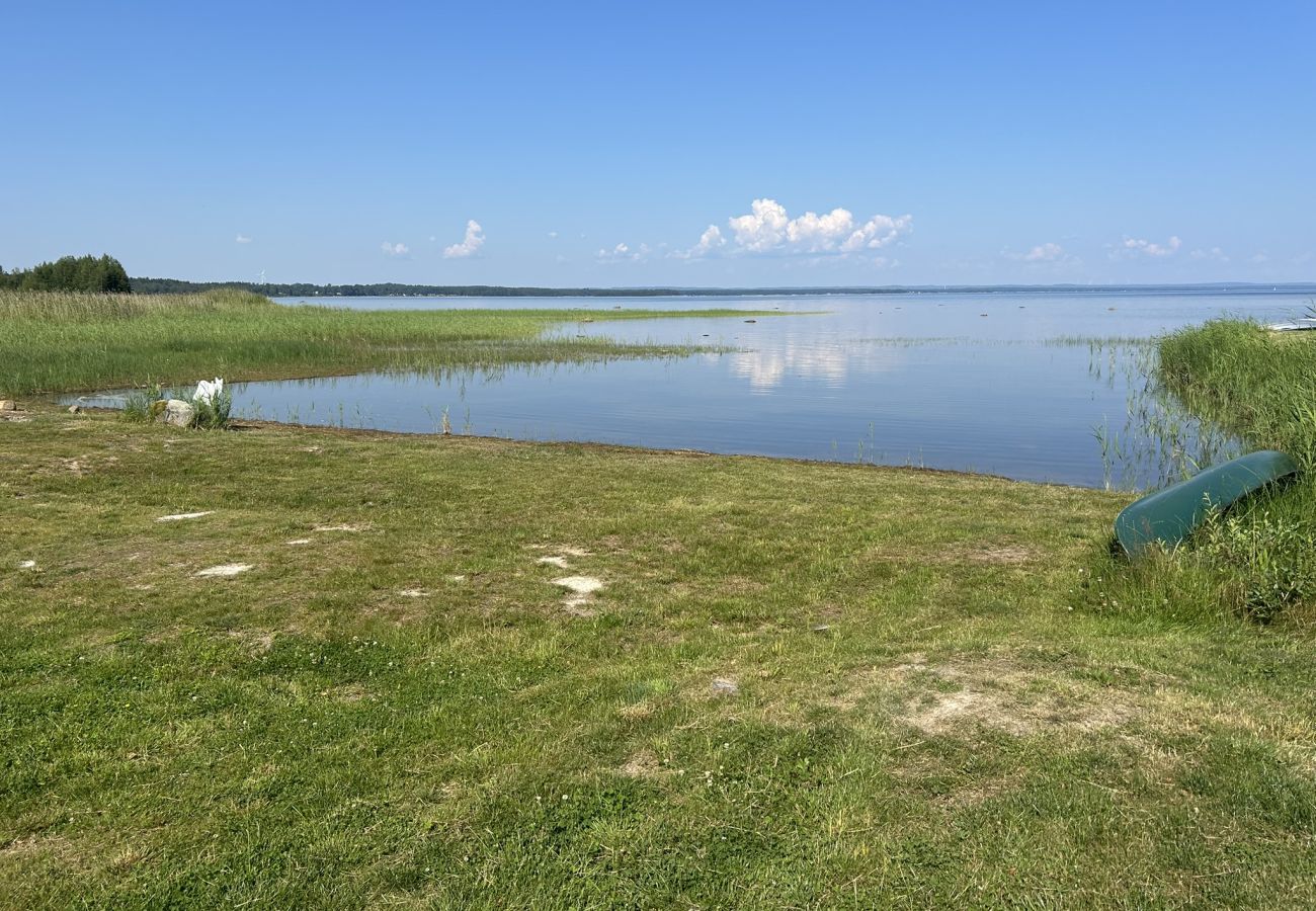 Stuga i Mellerud - Mysigt och lantligt semesterboende 150 meter från Vänerns strand | SE17003