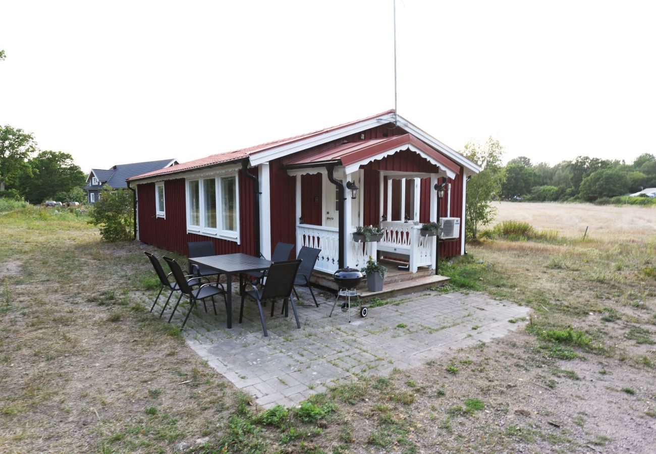 Stuga i Rockneby - Härlig stuga på Revsudden, Kalmar | SE04002