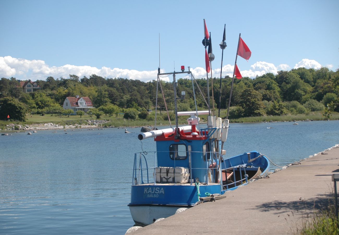 Stuga i Tingstäde - Charmig stuga på Gotland | SE12004