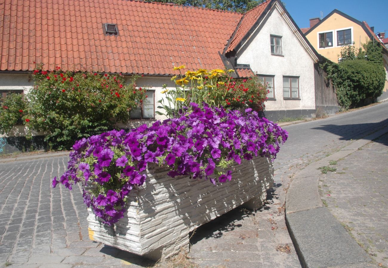 Stuga i Tingstäde - Charmig stuga på Gotland | SE12004