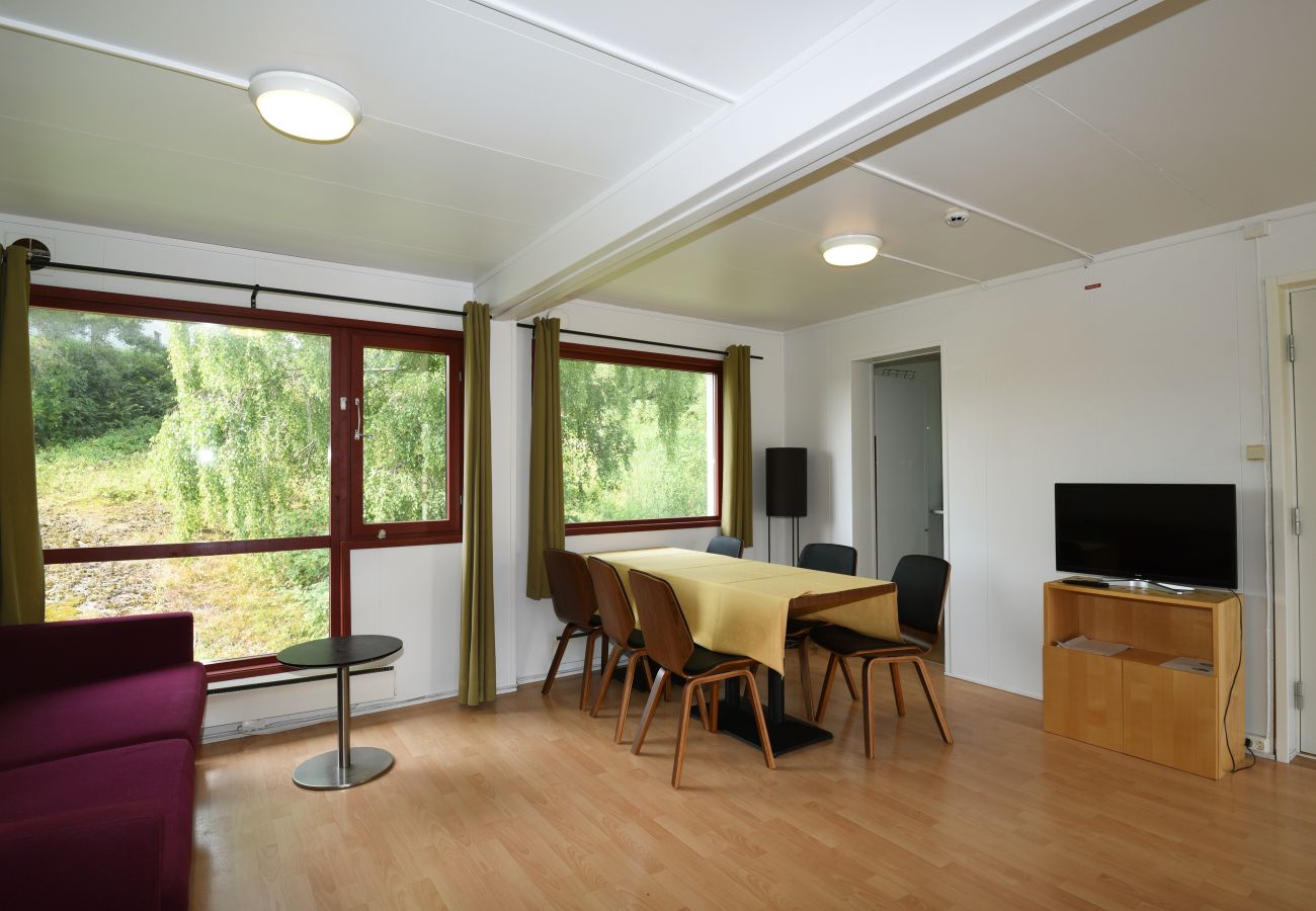 Lägenhet i Myggenäs - Härlig semesterlägenhet högt belägen på vackra och anrika Almön. 