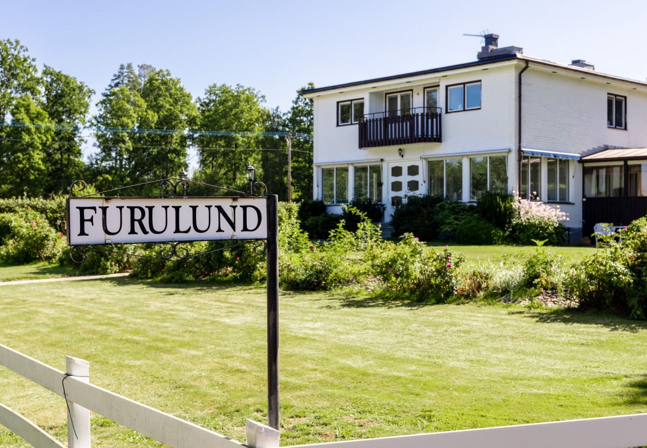 Stuga i Rydaholm - Stort och modernt funkishus med sandstrand 