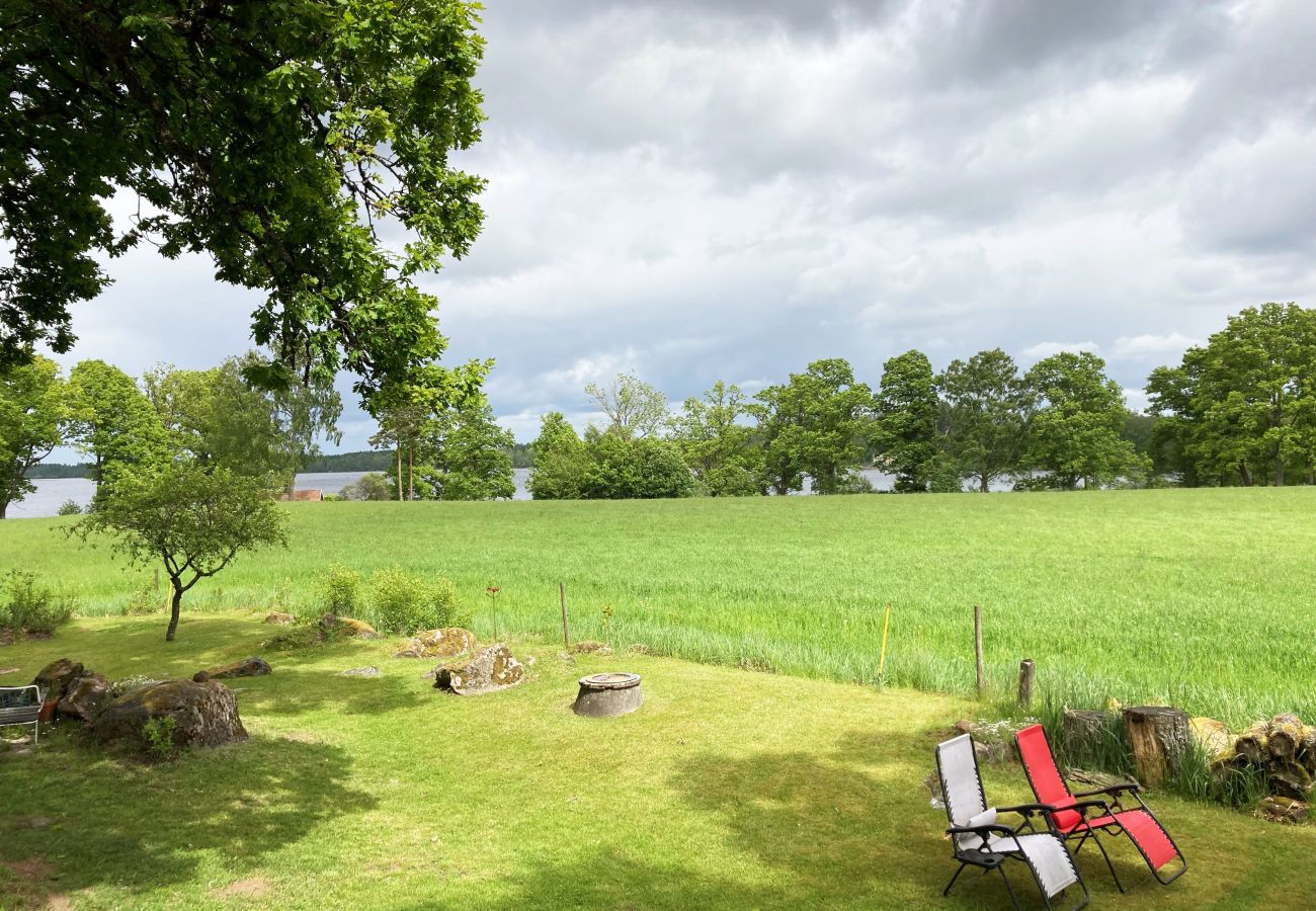 Stuga i Vittaryd - Fantastisk stuga med panoramautsikt över sjön Vidöstern | SE06031