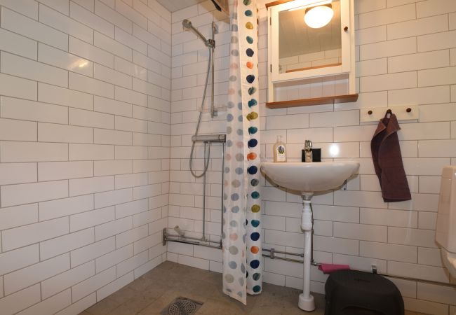 Stuga i Slite - Mysig och modern flygel I Boge på Gotlands östkust | SE12011 Stuga i Slite - Mysig och modern flygel I Boge på Gotlands östkust | SE12011