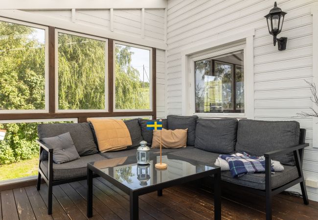 Stuga i Vimmerby - Stuga med egen sandstrand nära VimmerbyI SE05018 Stuga i Vimmerby - Stuga med egen sandstrand nära VimmerbyI SE05018