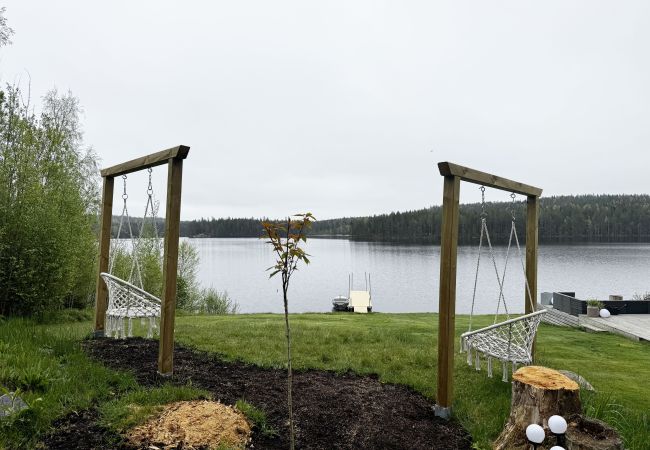 Stuga i Arvika - Mysigt semesterhus med egen brygga och panoramautsikt över Norra Örsjön Stuga i Arvika - Mysigt semesterhus med egen brygga och panoramautsikt över Norra Örsjön