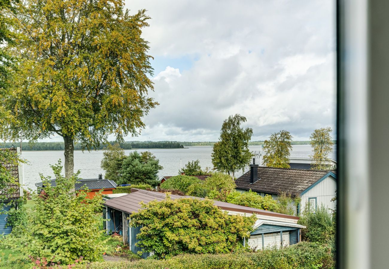 Stuga i Ljungby - Lyxigt semesterhus i Tallbacken med sjöutsikt över Bolmen 