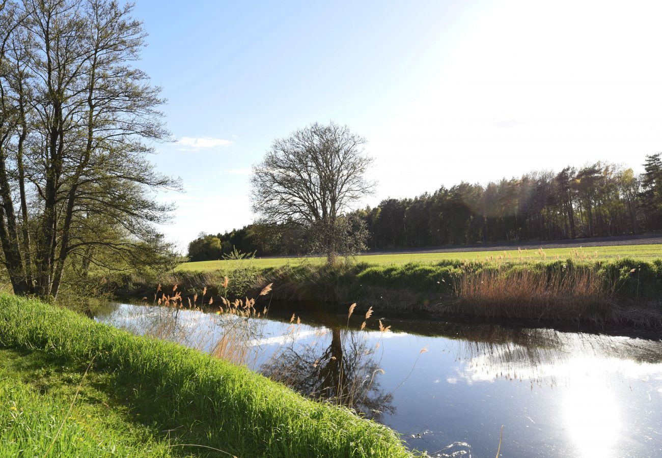 Stuga i Stånga - Härlig stuga på landsbygden i När, Gotland | SE12005