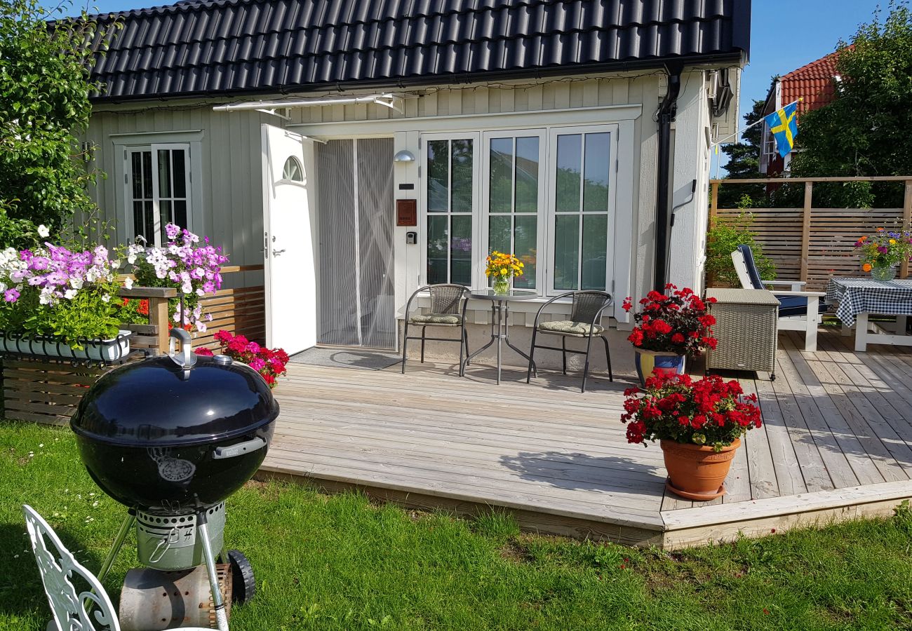 Stuga i Åkers Styckebruk - Mycket trevligt och nybyggt annex i Strängnäs | SE14010 
