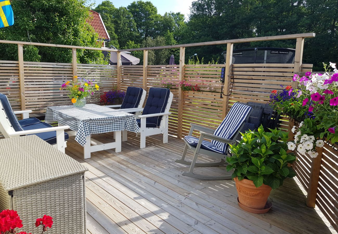 Stuga i Åkers Styckebruk - Mycket trevligt och nybyggt annex i Strängnäs | SE14010 
