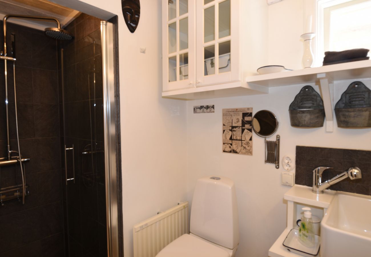 Stuga i Mölnlycke - Stort hus med egen sandstrand och båt i Mölnlycke | SE08034 