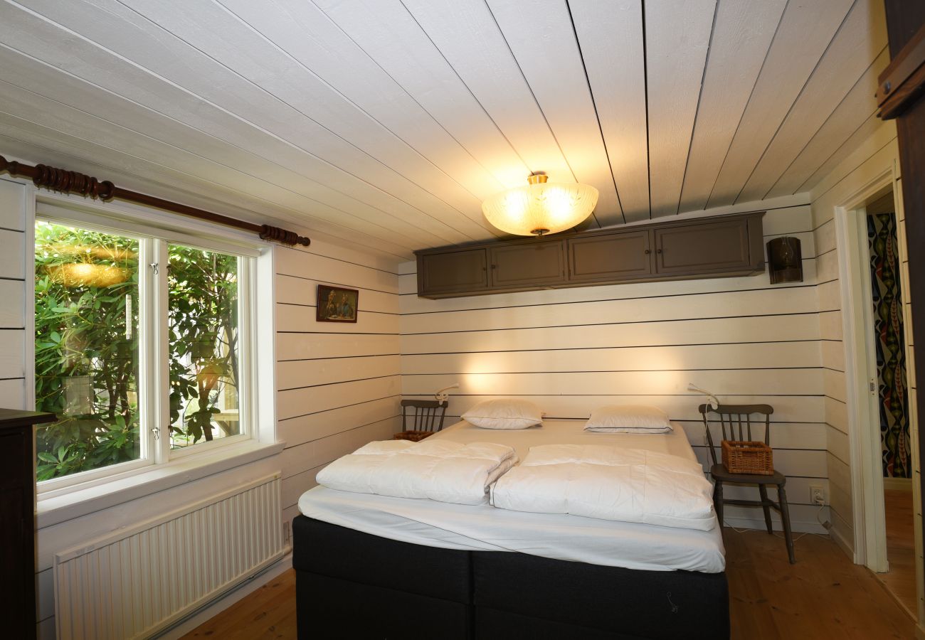 Stuga i Mölnlycke - Stort hus med egen sandstrand och båt i Mölnlycke | SE08034 