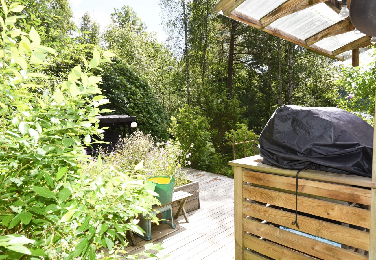 Stuga i Mölnlycke - Stort hus med egen sandstrand och båt i Mölnlycke | SE08034 