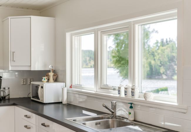 Stuga i Lekeryd - Trevlig stuga med panoramautsikt över sjön Ylen | SE07025 Stuga i Lekeryd - Trevlig stuga med panoramautsikt över sjön Ylen | SE07025