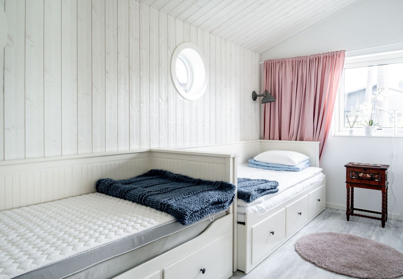 Stuga i Vaggeryd - Fantastiskt hus i Vaggeryd med panoramaläge vid sjön Fängen  | SE07024 