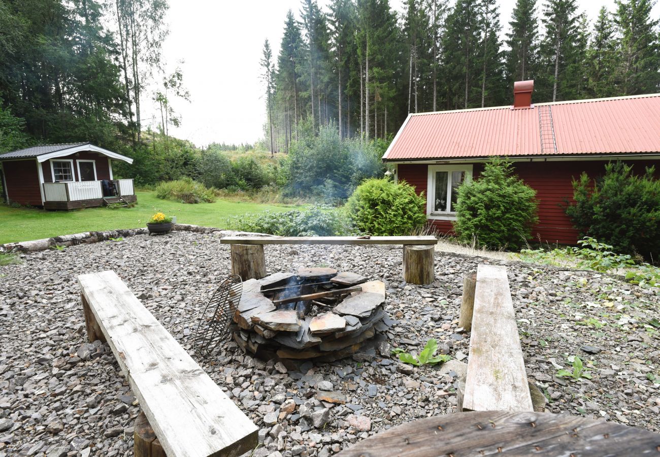 Stuga i Dalskog - Trevlig stuga vid foten av Kroppefjäll | SE17004