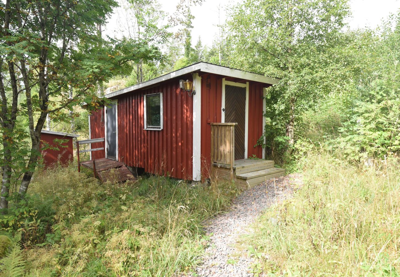 Stuga i Dalskog - Mysig stuga i lummig natur vid Kroppefjäll | SE17005
