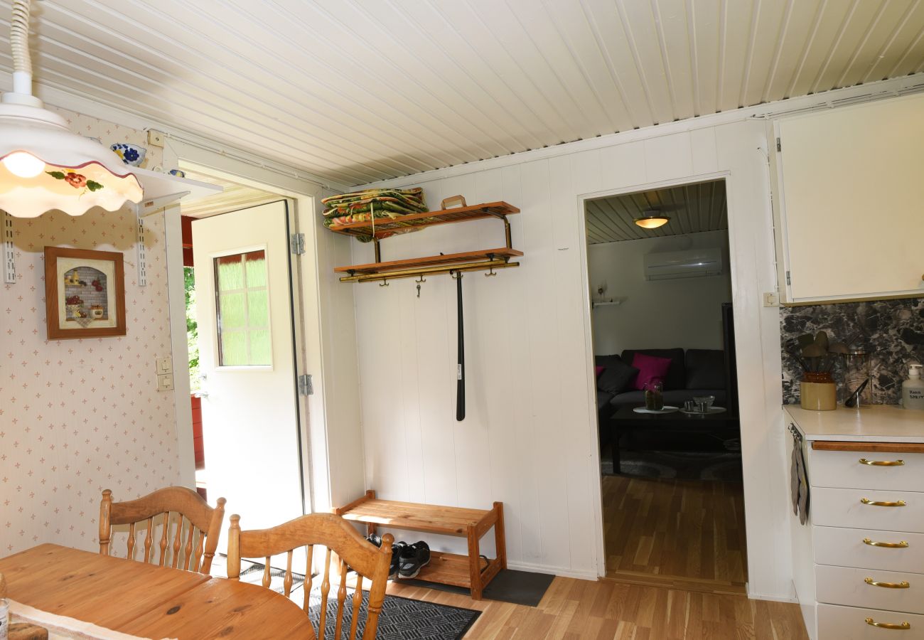 Stuga i Dalskog - Mysig stuga i lummig natur vid Kroppefjäll | SE17005