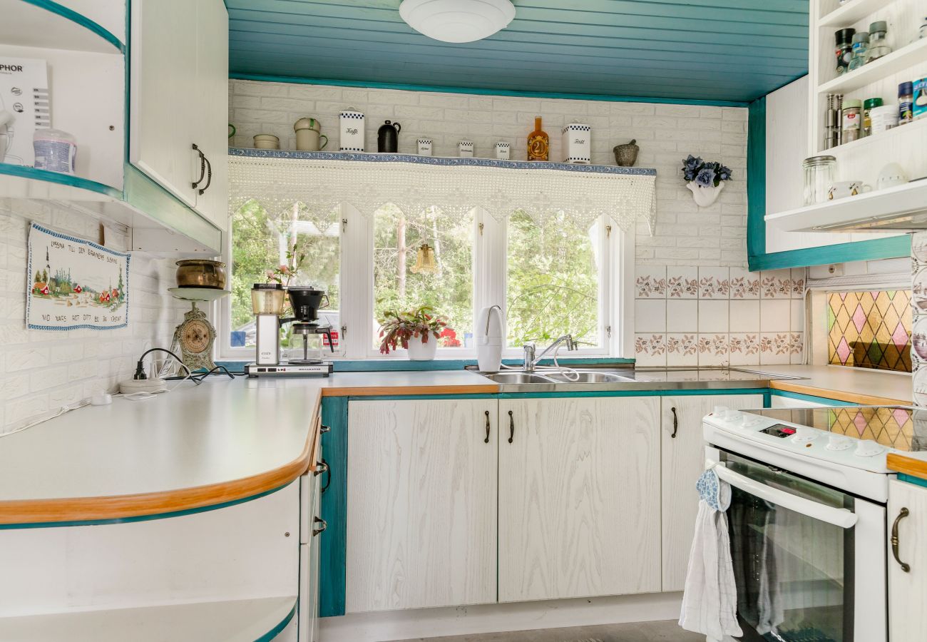 Stuga i Ljungbyhed - StayNordic | Stuga i Ljungbyhed med egen brygga | SE01026 