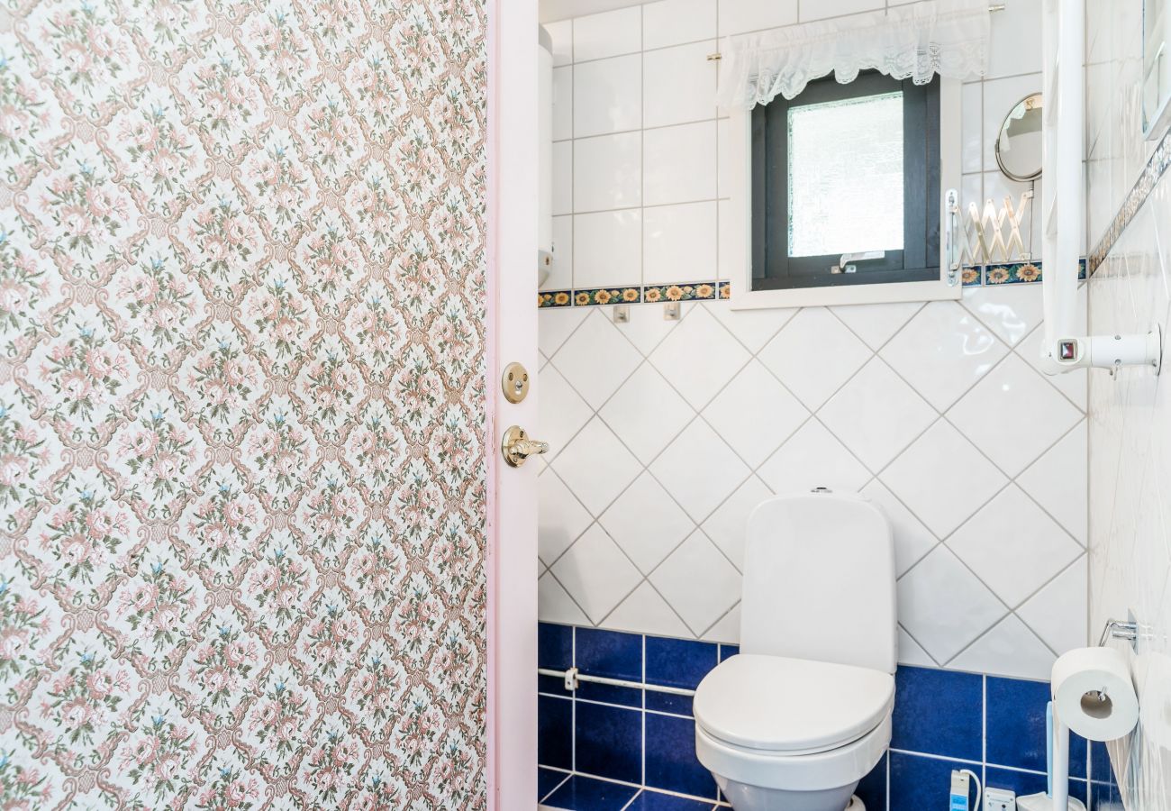 Stuga i Ljungbyhed - StayNordic | Stuga i Ljungbyhed med egen brygga | SE01026 