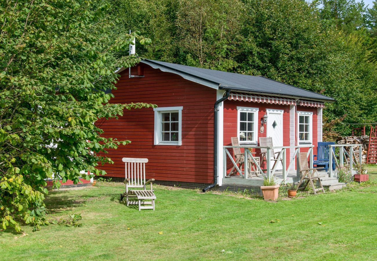 Stuga i Ljungbyhed - StayNordic | Stuga i Ljungbyhed med egen brygga | SE01026 