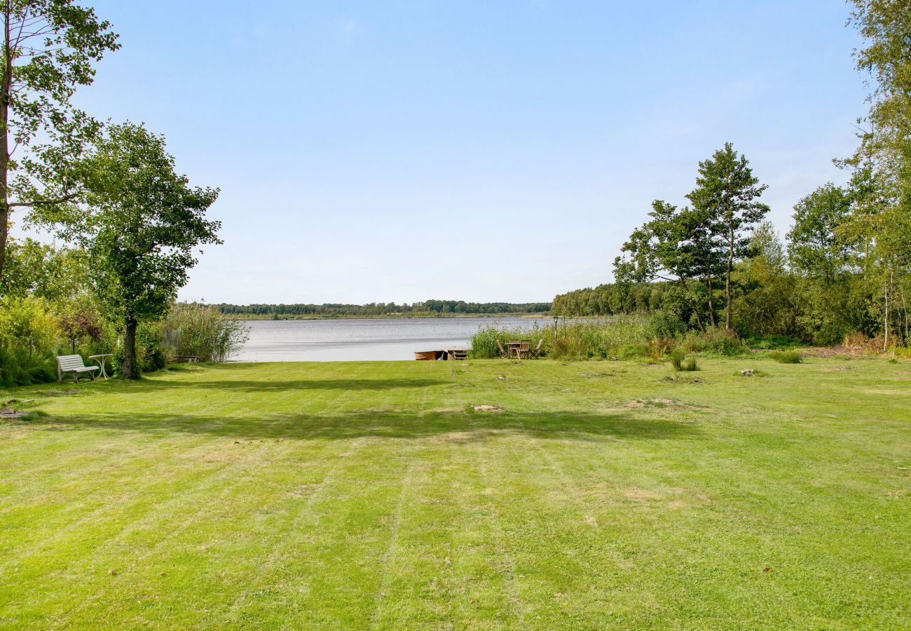 Stuga i Ljungbyhed - StayNordic | Stuga i Ljungbyhed med egen brygga | SE01026 