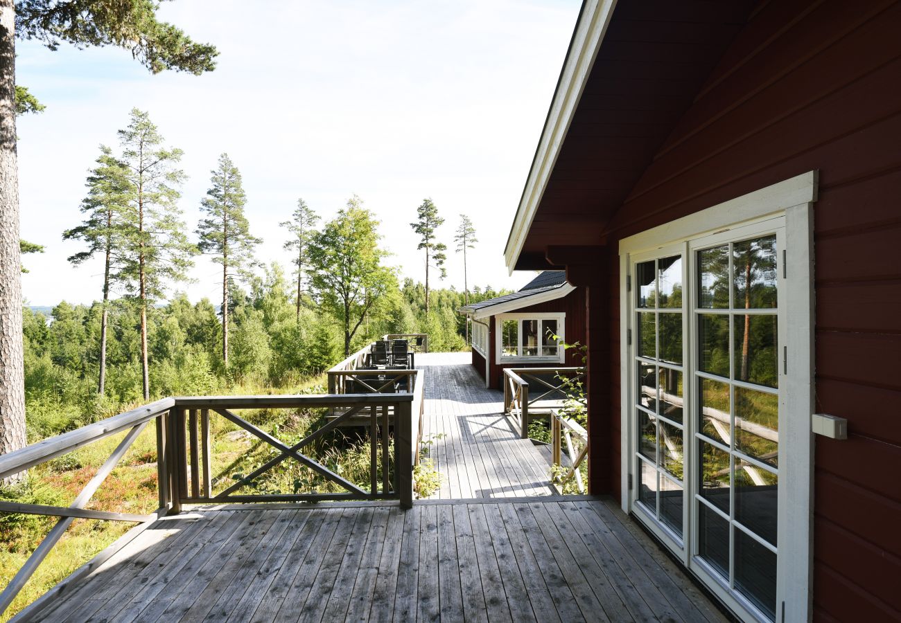 Stuga i Arvika - Mysig stuga i Arvika med privat läge i vacker värmländsk natur | SE18013