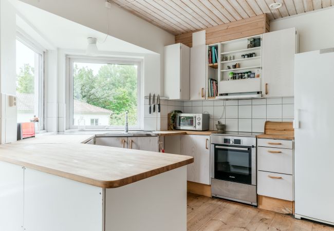 Stuga i Järna - Semesterhus i Järna med fantastisk utsikt | SE13011  Stuga i Järna - Semesterhus i Järna med fantastisk utsikt | SE13011