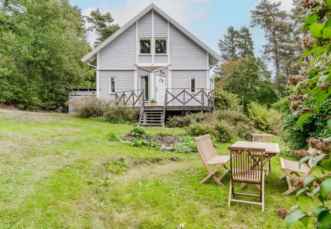 Stuga i Järna - Semesterhus i Järna med fantastisk utsikt | SE13011  Stuga i Järna - Semesterhus i Järna med fantastisk utsikt | SE13011