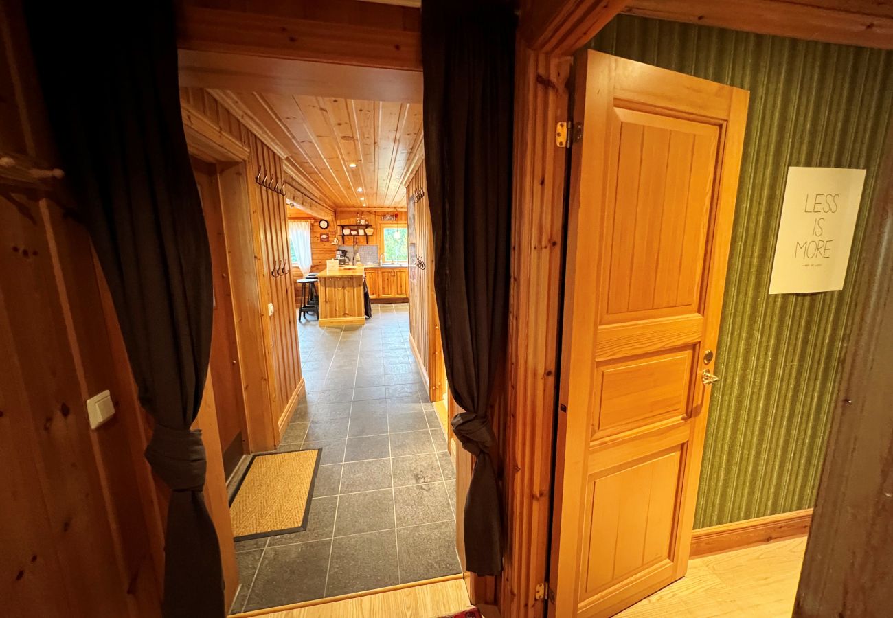 Stuga i Undersåker -  Timmerhus i Edsåsdalen, mitt i fjällvärlden och nära Åre | SE21001