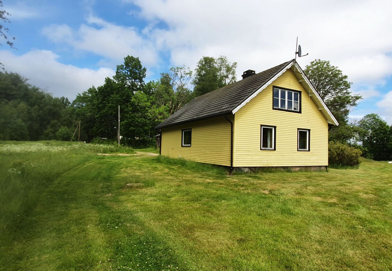 Stuga i Fegen - Trevlig stuga i Fegen, Halland, nära sjö | SE02034
