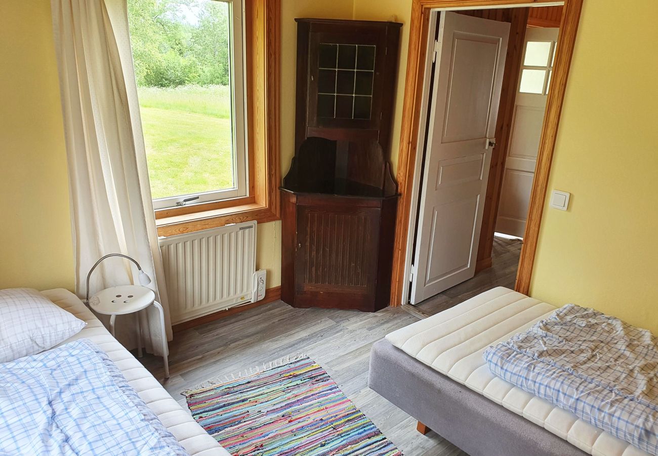 Stuga i Fegen - Trevlig stuga i Fegen, Halland, nära sjö | SE02034