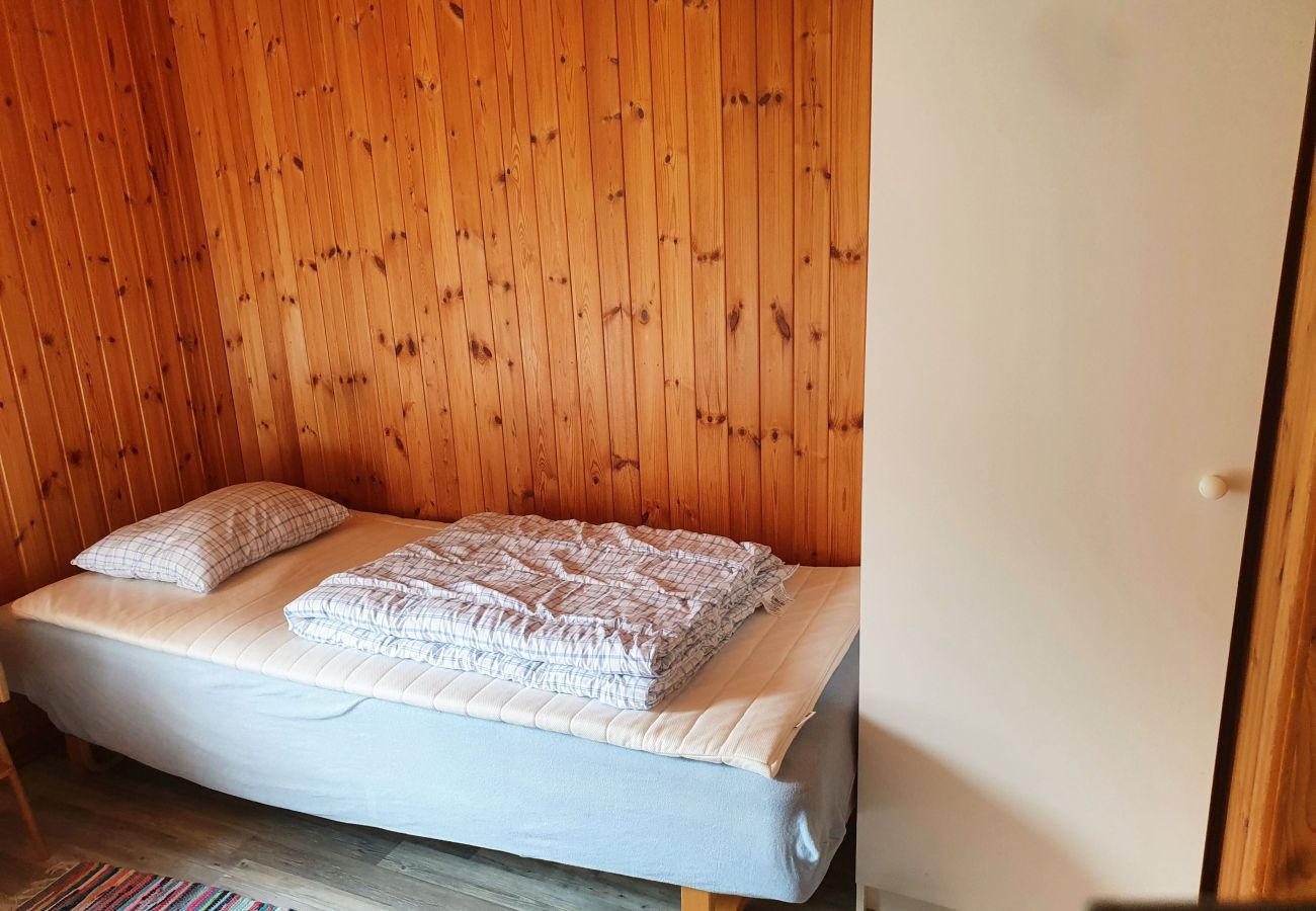 Stuga i Fegen - Trevlig stuga i Fegen, Halland, nära sjö | SE02034